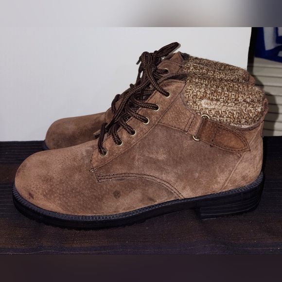 Predictions Leather Collections size 7W wide width Brown Lace Up Ankle Boots - Picture 7 of 10